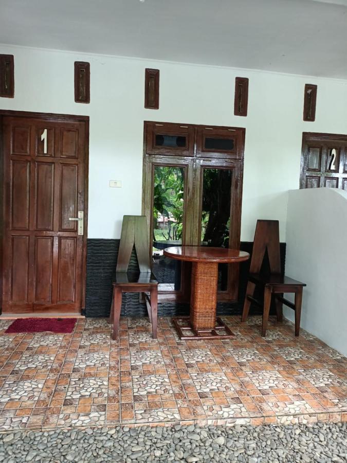 Brown Bamboo Guest House & Trekking Bukit Lawang Exterior foto